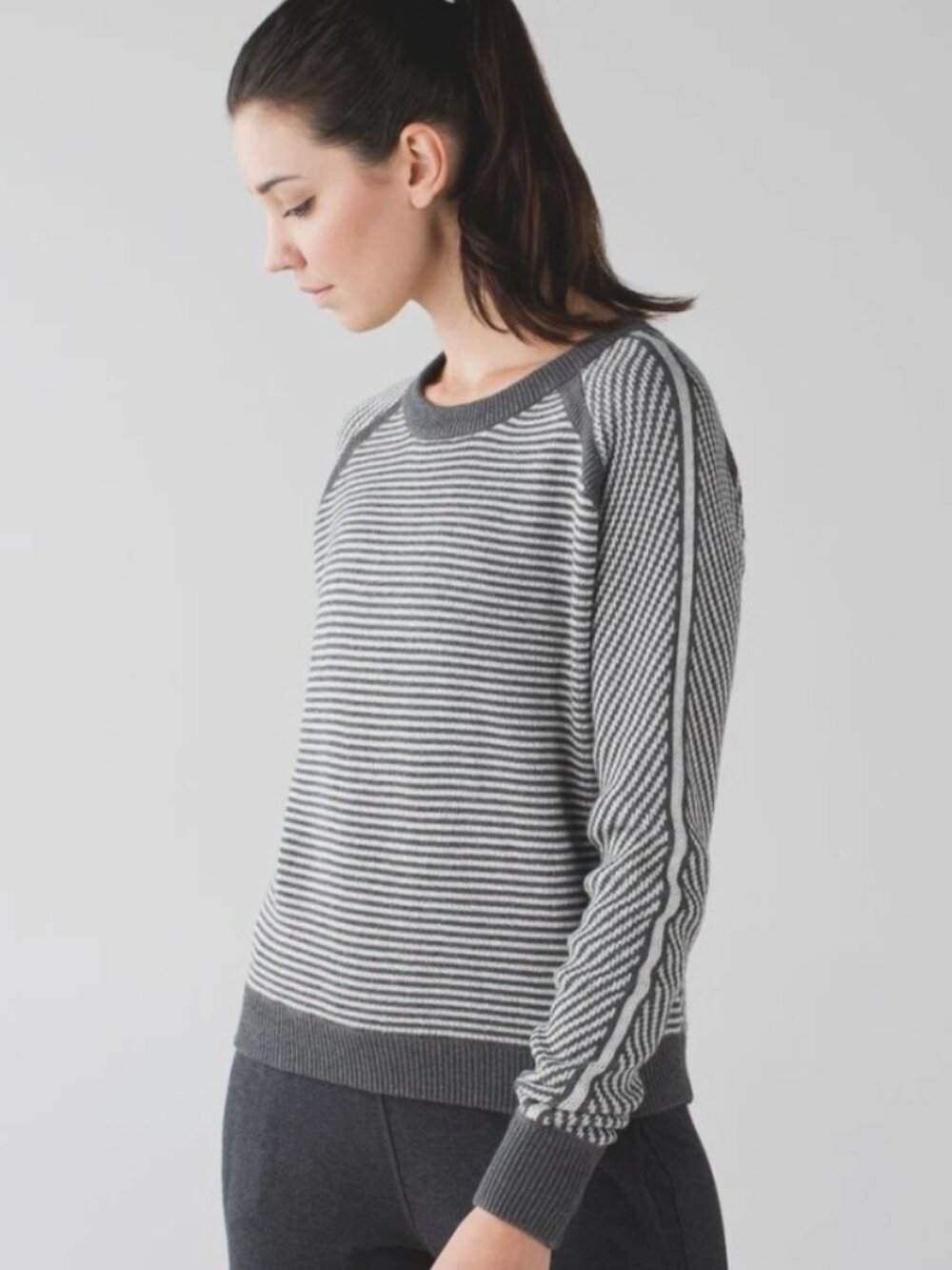 Lululemon Athletica Gray White Striped Knit Sweater Long Sleeve Size 12 Raglan
